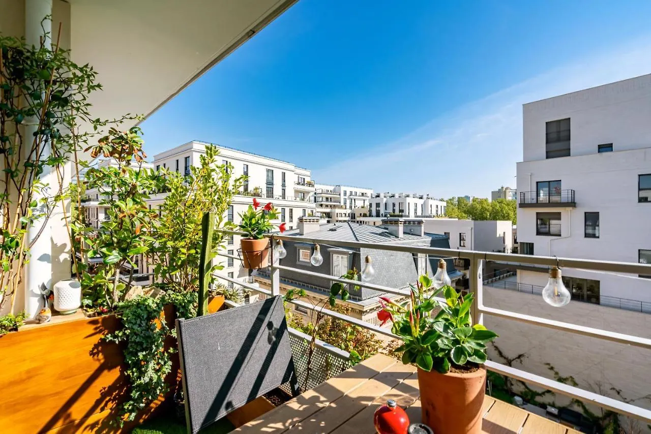 Stunning Apartment With Balcony To Visit Paris Levallois-Perret France