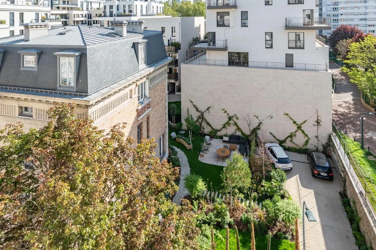Stunning Apartment With Balcony To Visit Paris Levallois-Perret 0*,  France